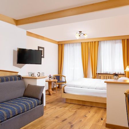 Hotel Pareda Каназей Екстериор снимка