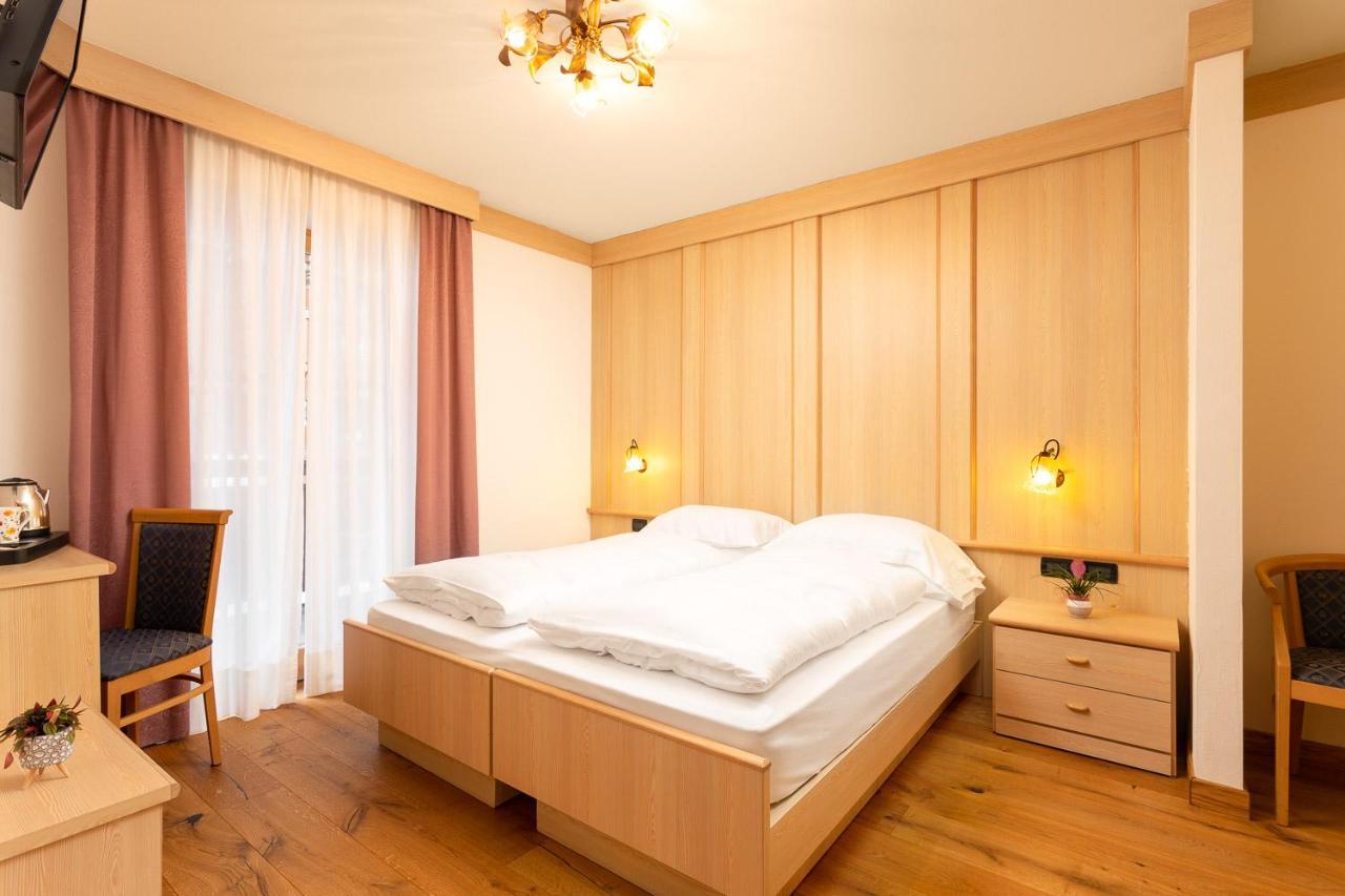Hotel Pareda Каназей Екстериор снимка