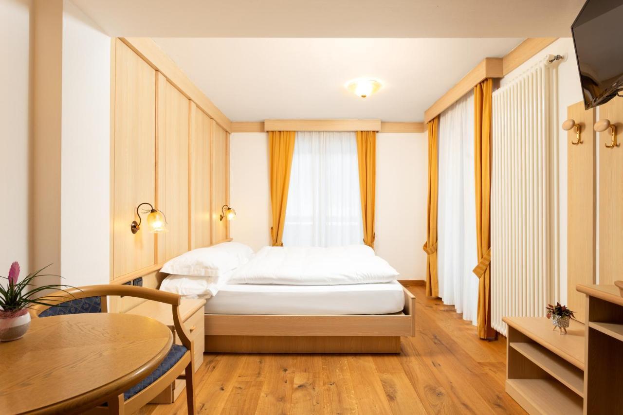 Hotel Pareda Каназей Екстериор снимка