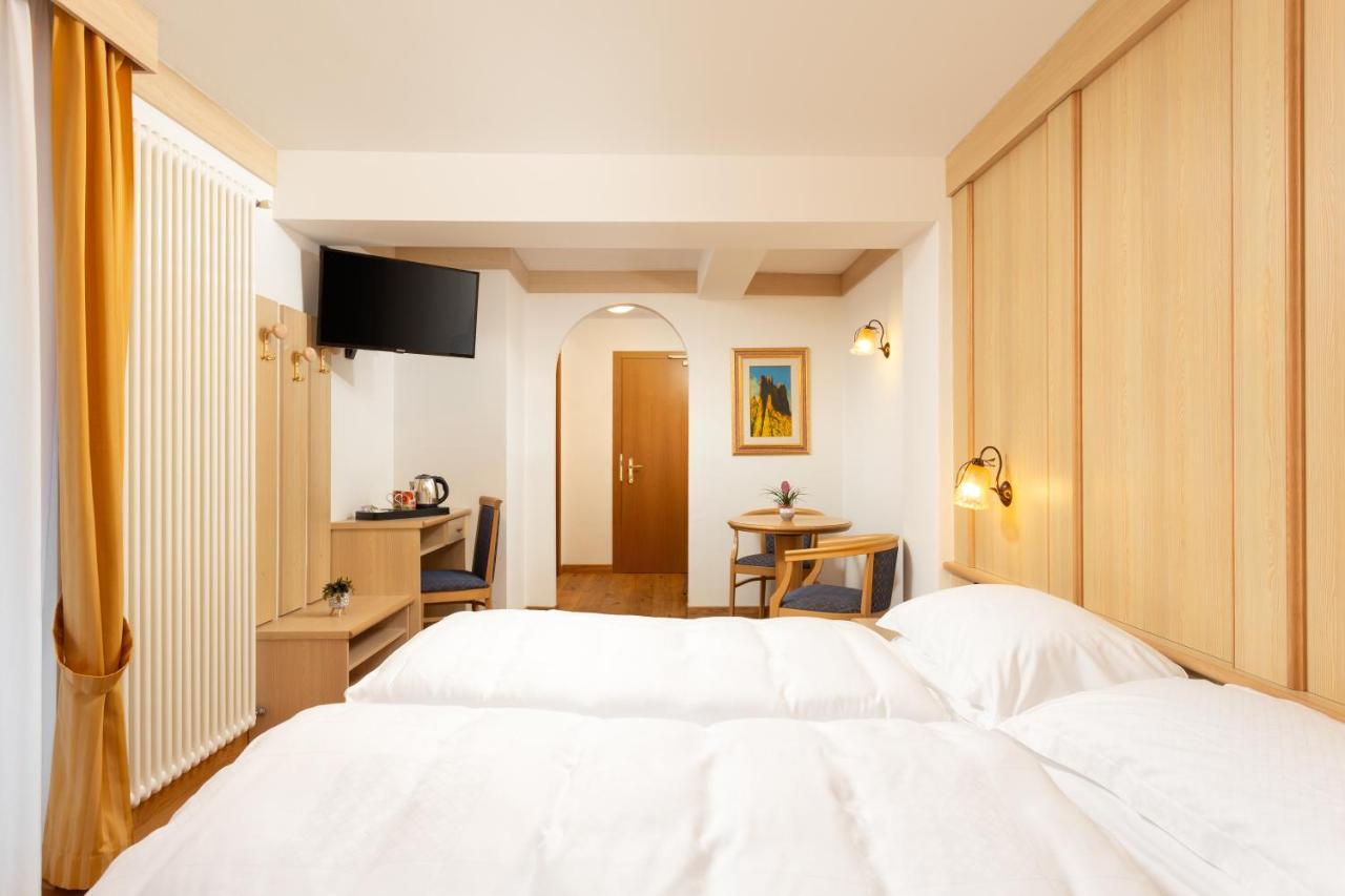 Hotel Pareda Каназей Екстериор снимка