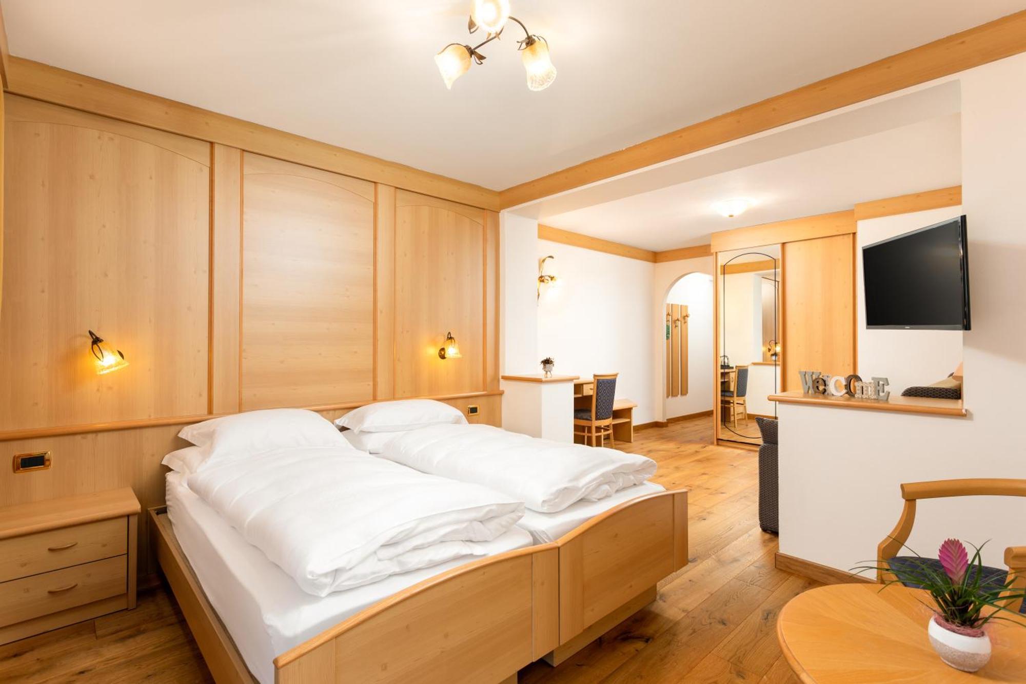 Hotel Pareda Каназей Екстериор снимка